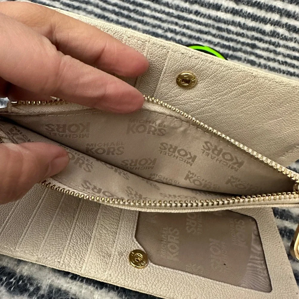 Michael Kors Saratoga Continental‎ Zip-Wallet Off White Soft Leather Elegant - Picture 6 of 10